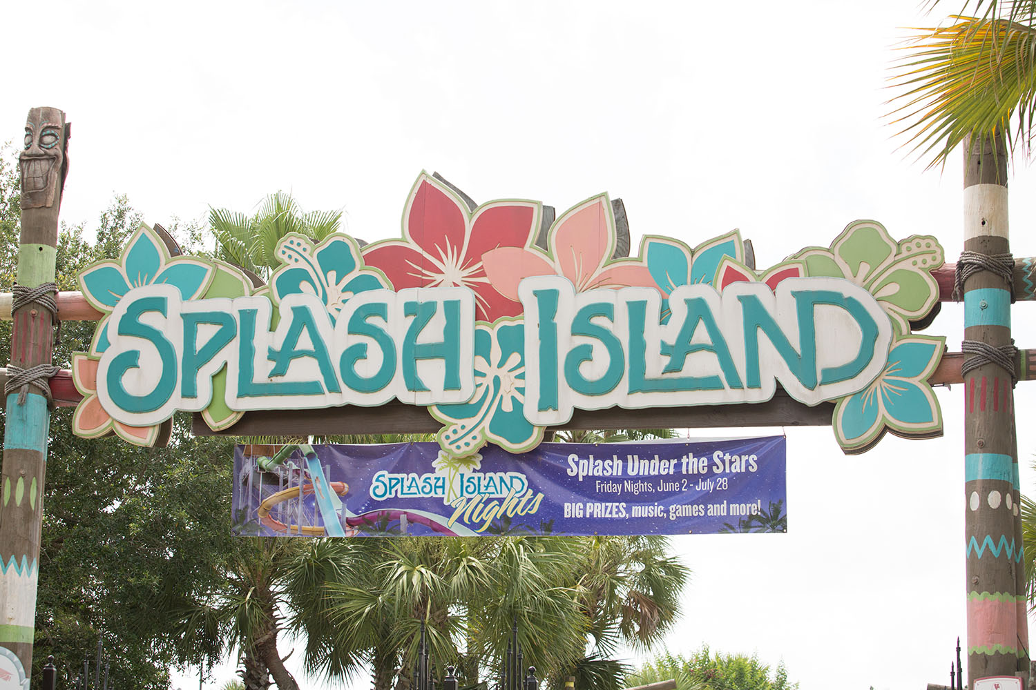 Splash Island - Wild Adventures Travel Guide Wild Adventures Travel Guide - Bianca Dottin