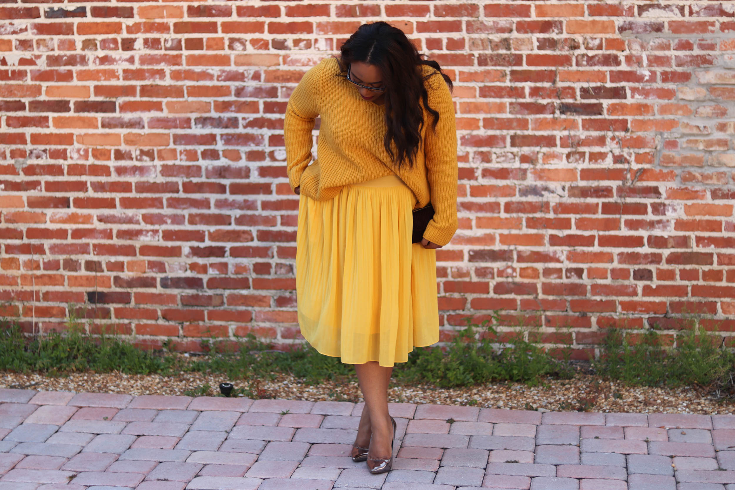 The Super Easy Way to Wear Monochrome Mustard | Bianca Dottin