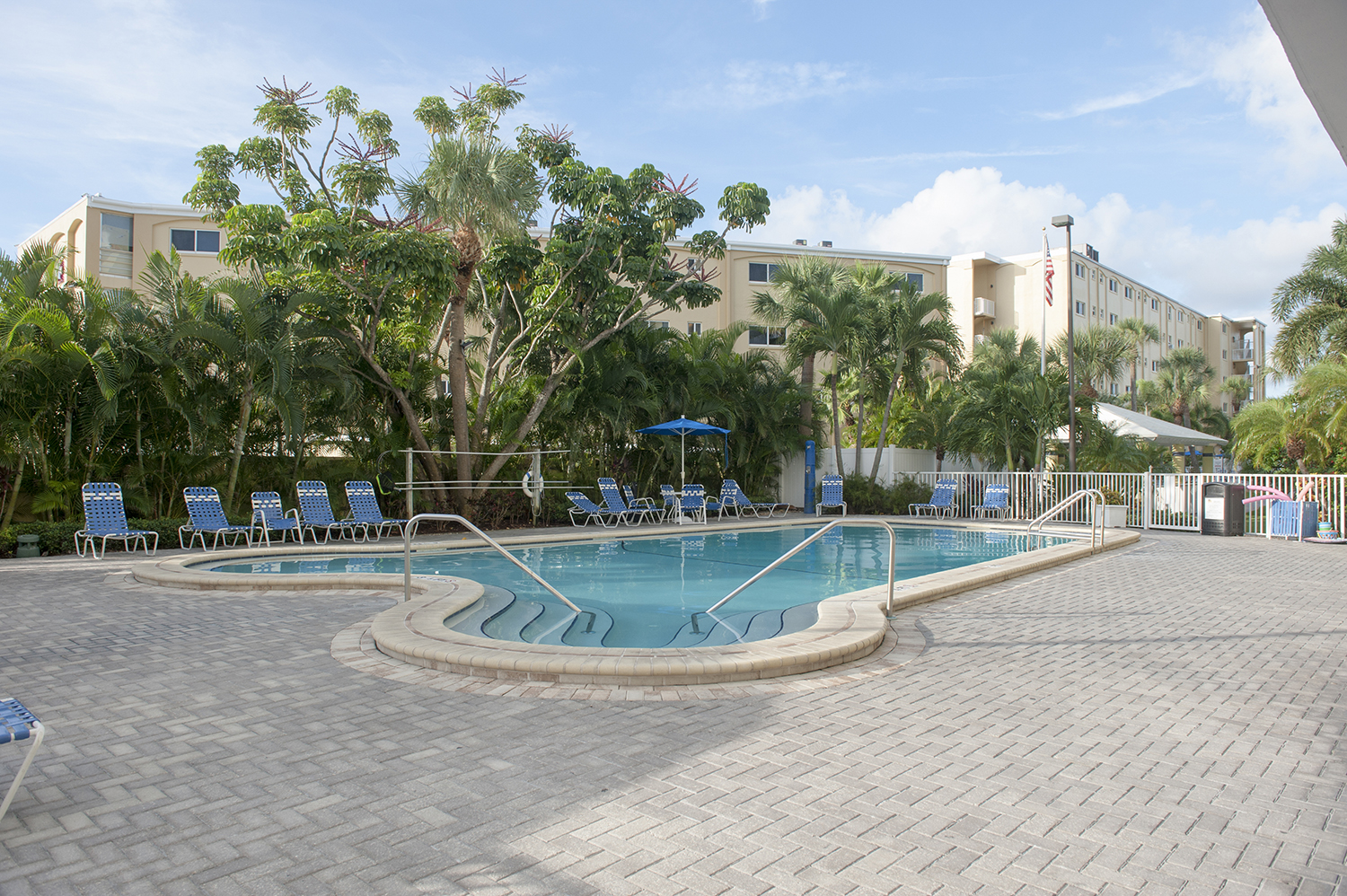 alden suites pool