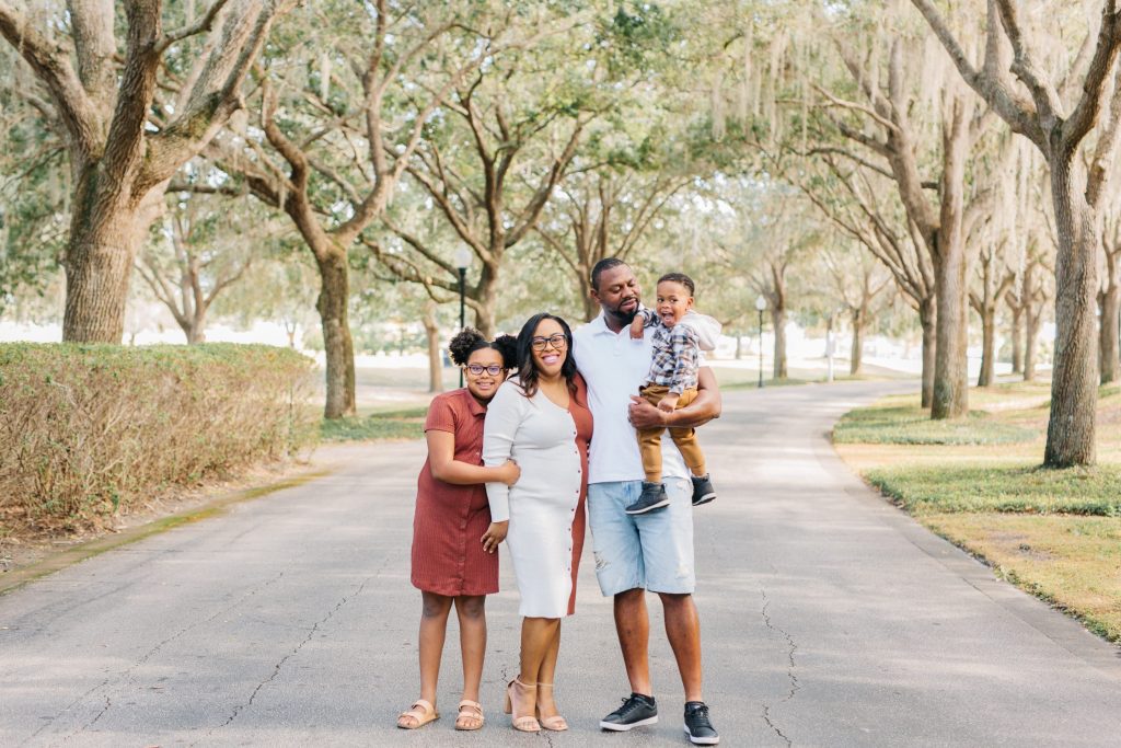 Tips for Coordinating Family Outfits for Photos