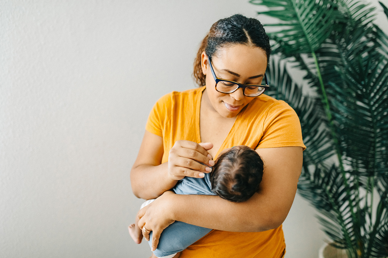 breastfeeding tips for mom