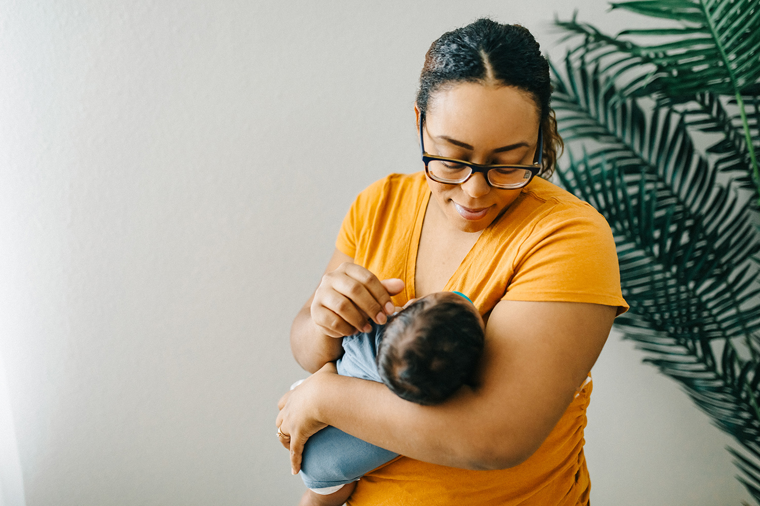 preemie mom breastfeeding tips