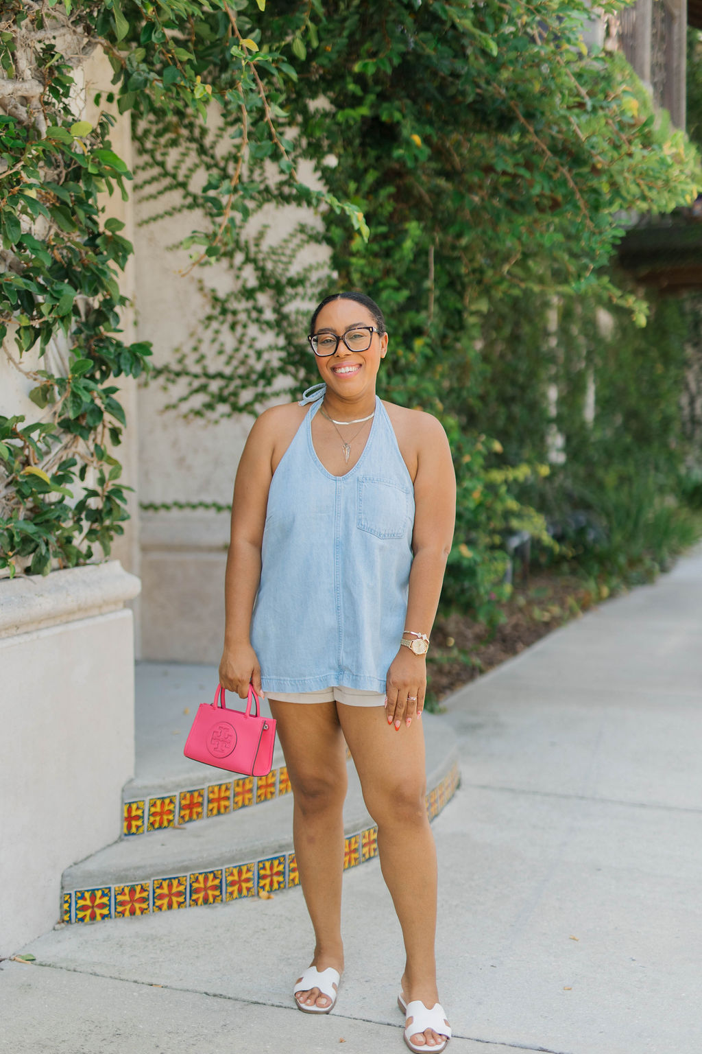 how to style a denim halter top for summer